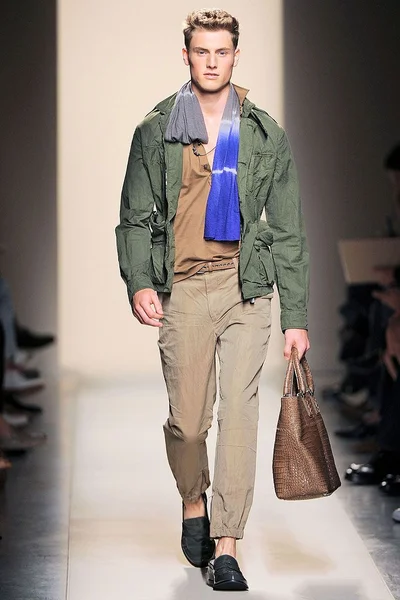 Look 7